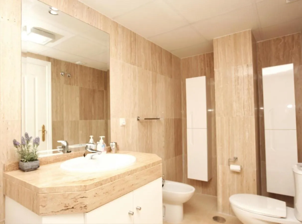 R17 Angies Luxury One Bedroom Marbella Spanien